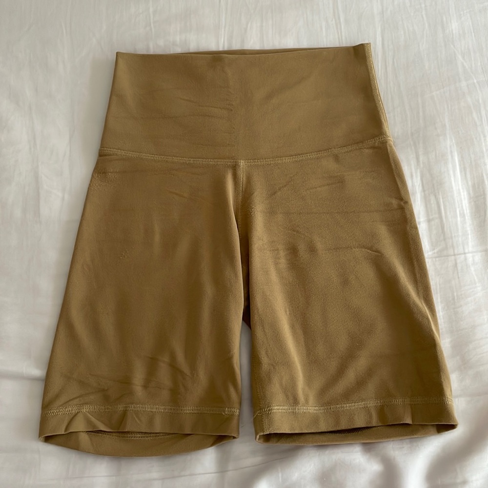 Aritzia TNA Atmosphere 7” Short